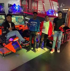 Meet your Posher, Derrick